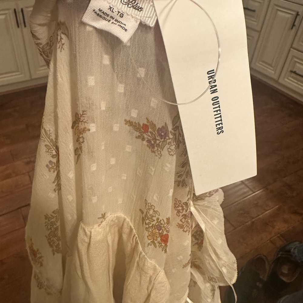 Urban Outfitters Cream Floral Long Sleeve‎ Dress XL NWT - Picture 4 of 5